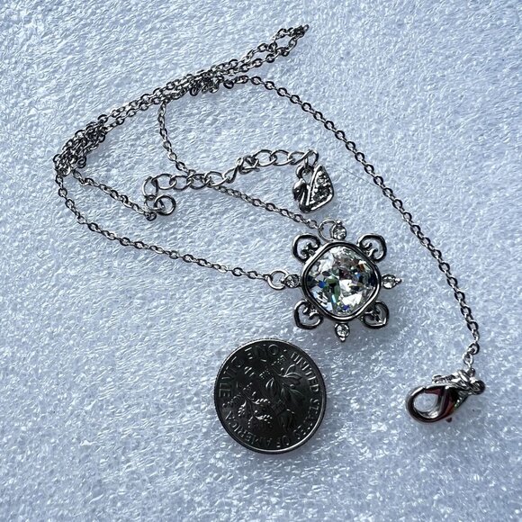 Clear Swarovski Crystal Square and Hearts Pendant 16" Silver-tone Necklace Swan - Picture 3 of 6